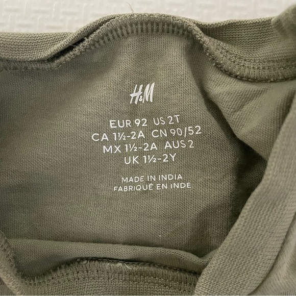 Gap/H&M shirt bundle 2T - Picture 7 of 7